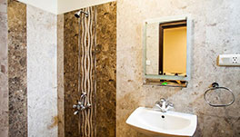 Hotel Surya-Deluxe-Bathroom1