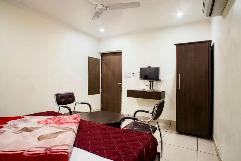 Hotel Surya-Semi Deluxe Room1